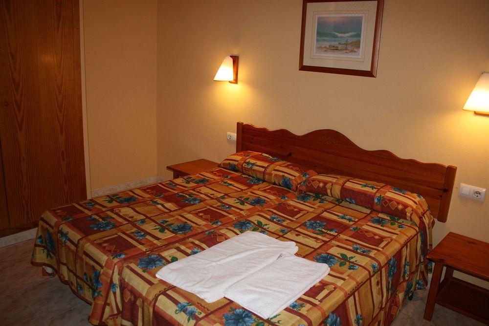 Apartamentos Moon Dreams Cabo De Banos Cala'N Blanes  Bilik gambar